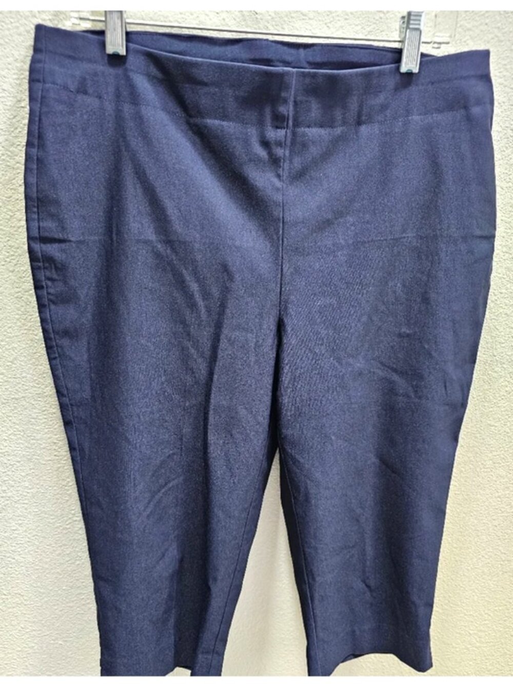 Chico’s So Slimming  Straight Crop Classic Navy Pedal Pushers size 2